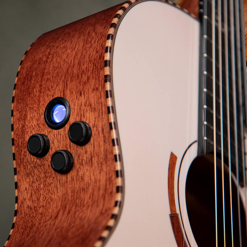 cort masterpiece solencanto guitarra eléctrica acústica característica 1