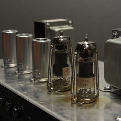 Amplificateur Cort tube craft cmv15 caractéristique 2