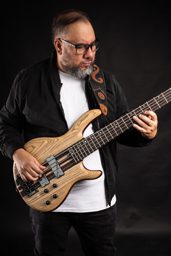 Biographie de l’artiste Cort max pineda